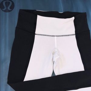 ♥️RARE Lululemon White/Black Yoga Pants♥️